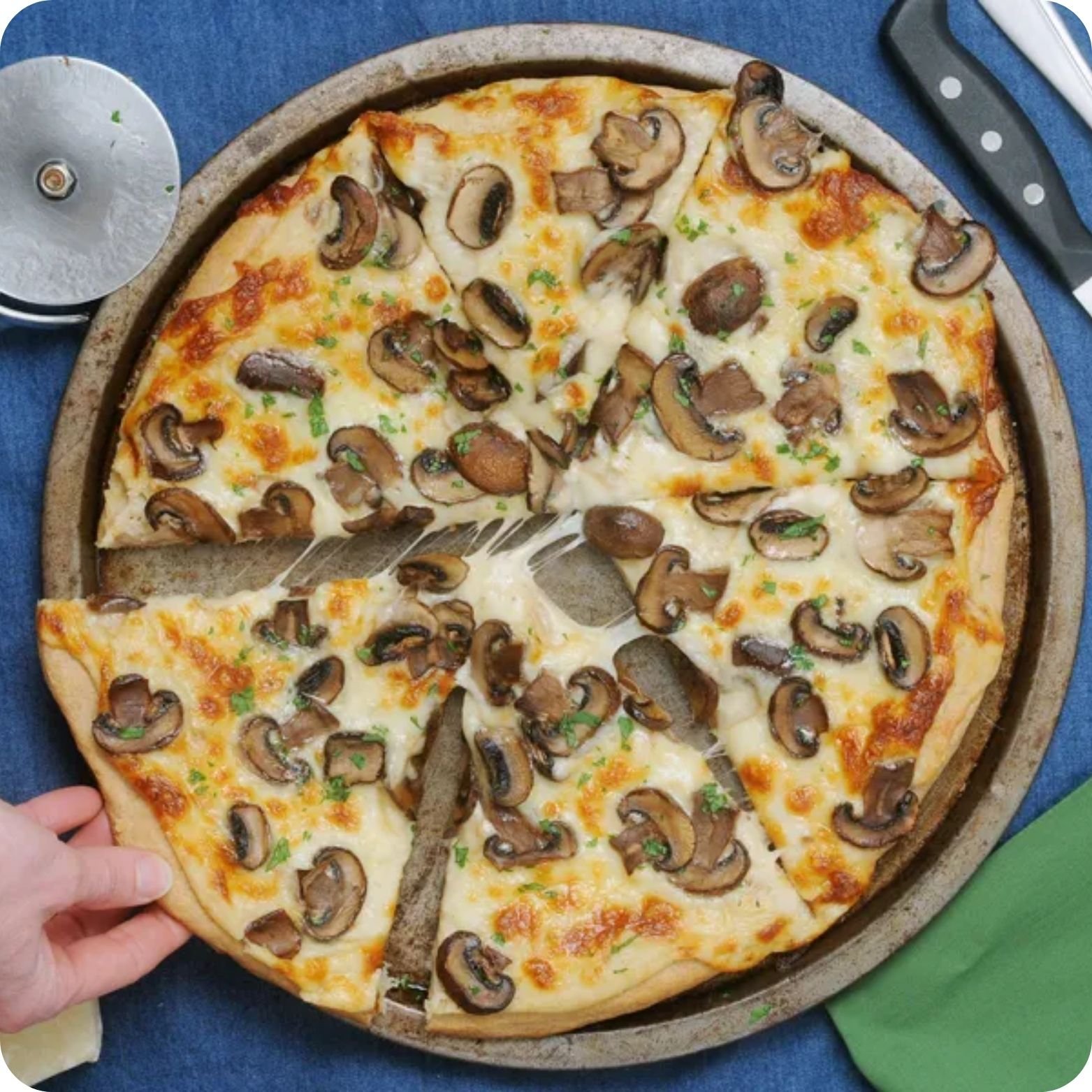 P04 - Mushroom and Roasted Onion Pizza